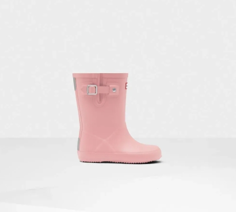 Regn, festivaler og byliv &ndash; hvorfor Hunter gummist&oslash;vler altid finder vej ind i garderoben